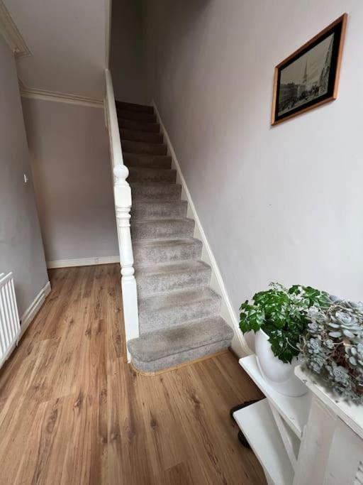 2025 Award Winner Liverpool Strawberry House - 3 Bedrooms מראה חיצוני תמונה