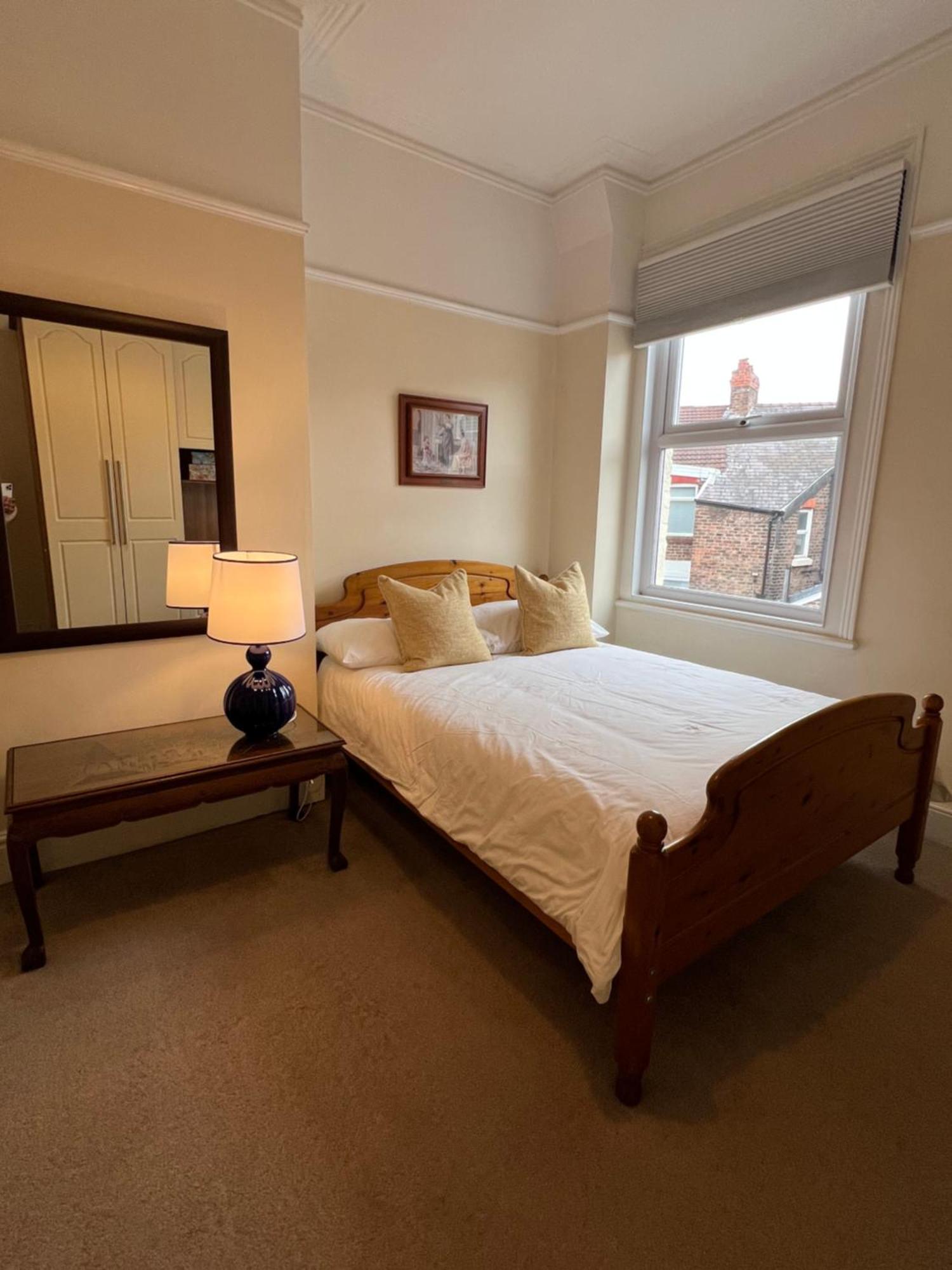 2025 Award Winner Liverpool Strawberry House - 3 Bedrooms מראה חיצוני תמונה